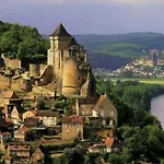 Maison 6km De Sarlat Piscine Chauffée Et Jacuzzi Villa *